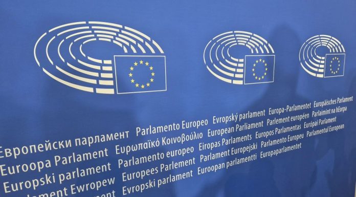 Parlamentul European: Rusia este principala amenințare externă; Belarusul, China, Iranul și Coreea de Nord desfășoară și ele activități similare. Este esențial să se protejeze mass-media liberă și independentă și să se combată ingerințele electorale