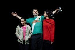 CEILALȚI - Spectacol independent premiat, în turneu național, la Focșani 3 piesa Ceilalti