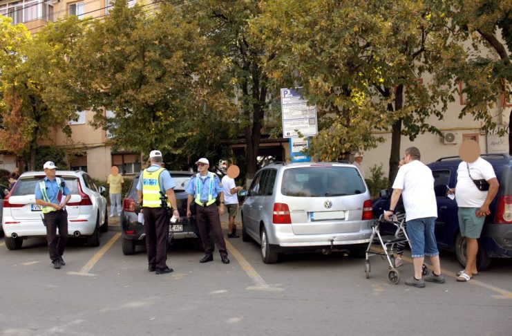 Persoanele cu dizabilități au atras atenția asupra ocupării abuzive a locurilor de parcare destinate lor