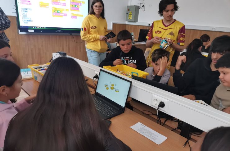 FOTO FIRST Step Into STEAM – O experiență de neuitat pentru elevii Școlii Gimnaziale Tâmboești