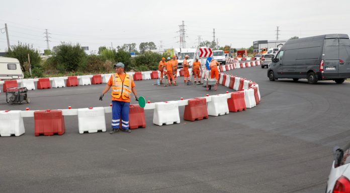 FOTO Sens giratoriu provizoriu la intersecția DJ 205S – DN 2M – DN 2D