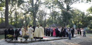 FOTO Astăzi am pus credința în inima Muzeului Satului Vrâncean: a fost sfințită piatra de temelie a Bisericii de lemn