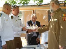 FOTO Veteran de război, sărbătorit la împlinirea vârstei de 103 ani 2 veteran sebe 2