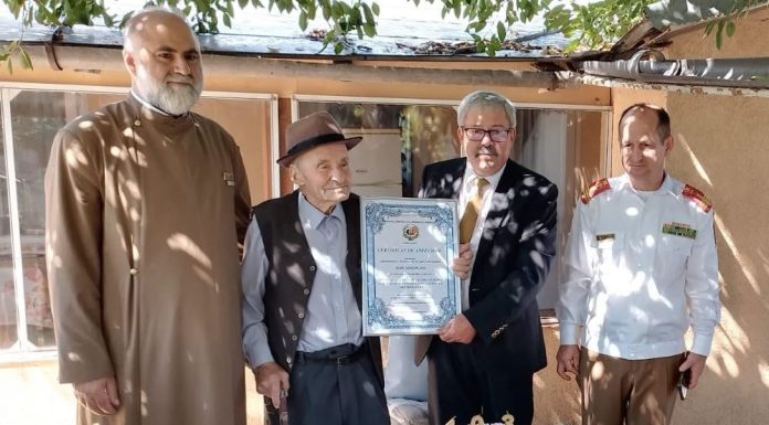 FOTO Veteran de război, sărbătorit la împlinirea vârstei de 103 ani