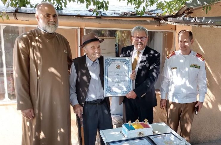 FOTO Veteran de război, sărbătorit la împlinirea vârstei de 103 ani