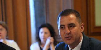 Șoferii nu vor mai trebui să prezinte actele în format fizic: proiect avizat în Comisia pentru transporturi a Camerei Deputaților