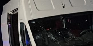 Coliziune între o dubă și o căruță, la Vidra. Căruțașul a fost rănit