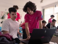FOTO Din online, față în față, la Gheorgheni: AICitizens și Novatronic, două echipe de robotică unite prin mentorat și pasiunea pentru tehnologie 2 aicitizens mentori 3