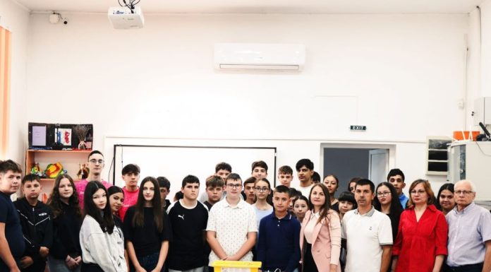 FOTO AICitizens promovează robotica, imaginația și tehnologia în școlile din județ