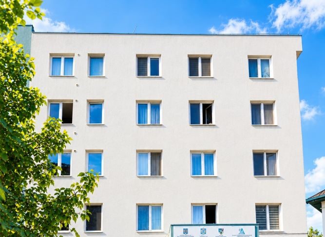Vrancea investește în educație: clădire oferită gratuit universităților din Focșani pentru amenajarea unui cămin studențesc