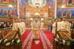 FOTO Prinos de cinstire adus Sfintei Cuvioase Parascheva la Buzău și Focșani 6 catedrala ciprian 3