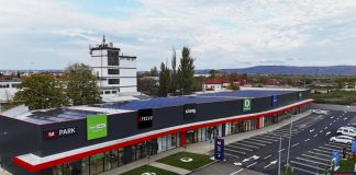 Mâine se deschide un nou complex comercial în Adjud
