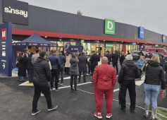 FOTO S-a deschis complexul comercial M Park din Adjud / Complexul va fi extins anul viitor 1 complex adjud