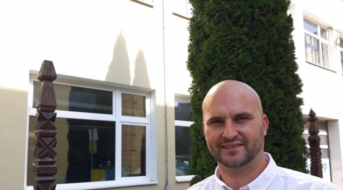 VIDEO Petrecere cu alcool într-un liceu / Mail către profesori să vină cu băutura de acasă