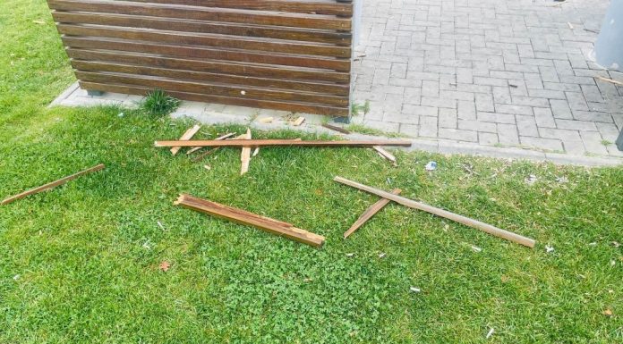 FOTO Parcul din Suraia, vandalizat de copii / Părinții sunt buni de plată