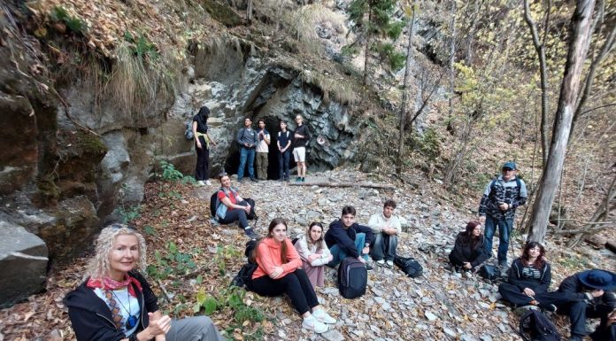 FOTO „REconectare – cu natura, cu ceilalți și cu noi înșine” / O zi dedicată sănătății mintale, mișcării și echilibrului, în Cheile Tișiței