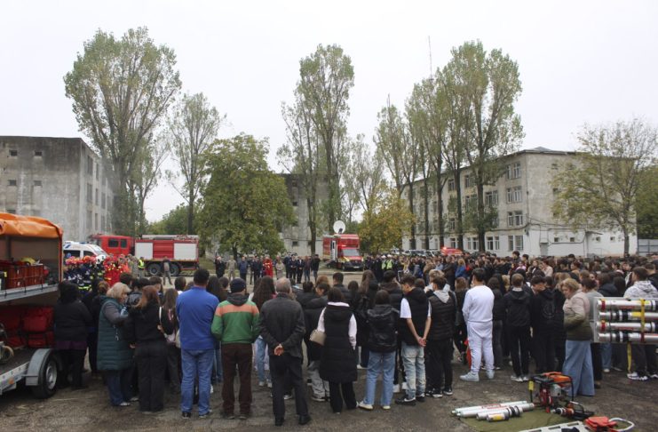 FOTO Exercițiu cu forțe și mijloace în teren la Colegiul Tehnic „Ion Mincu” din Focșani