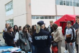 FOTO Exercițiu cu forțe și mijloace în teren la Colegiul Tehnic „Ion Mincu” din Focșani 3 exercitiu isu 3