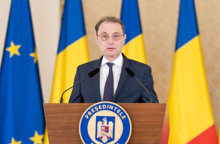 Premierul desemnat Luca Niculescu a depus în Parlament programul de guvernare și lista de miniștri / Politicieni controversați și nume necunoscute în viitorul Cabinet
