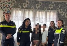 Polițiștii vrânceni, gest de solidaritate pentru două surori, de Ziua Internațională a Fetelor politie ziua fetelor