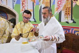 FOTO Slujbă de sfințire în Parohia Vidra, după lucrări de consolidare și restaurare 3 sfintire vidra 2