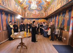 FOTO Slujbă de sfințire în Parohia Vidra, după lucrări de consolidare și restaurare 6 sfintire vidra 4