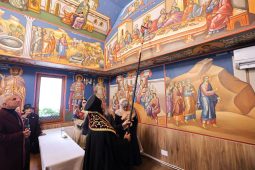FOTO Slujbă de sfințire în Parohia Vidra, după lucrări de consolidare și restaurare 5 sfintire vidra 5