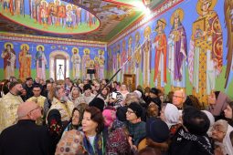 FOTO Slujbă de sfințire în Parohia Vidra, după lucrări de consolidare și restaurare 4 sfintire vidra 6